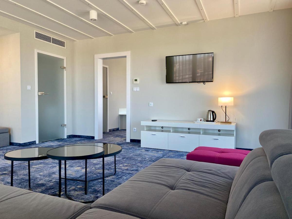 Ferry Resort Мельно Экстерьер фото